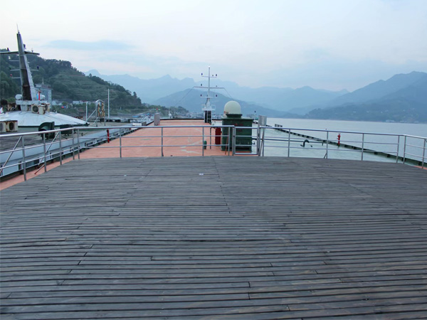 甲板.jpg